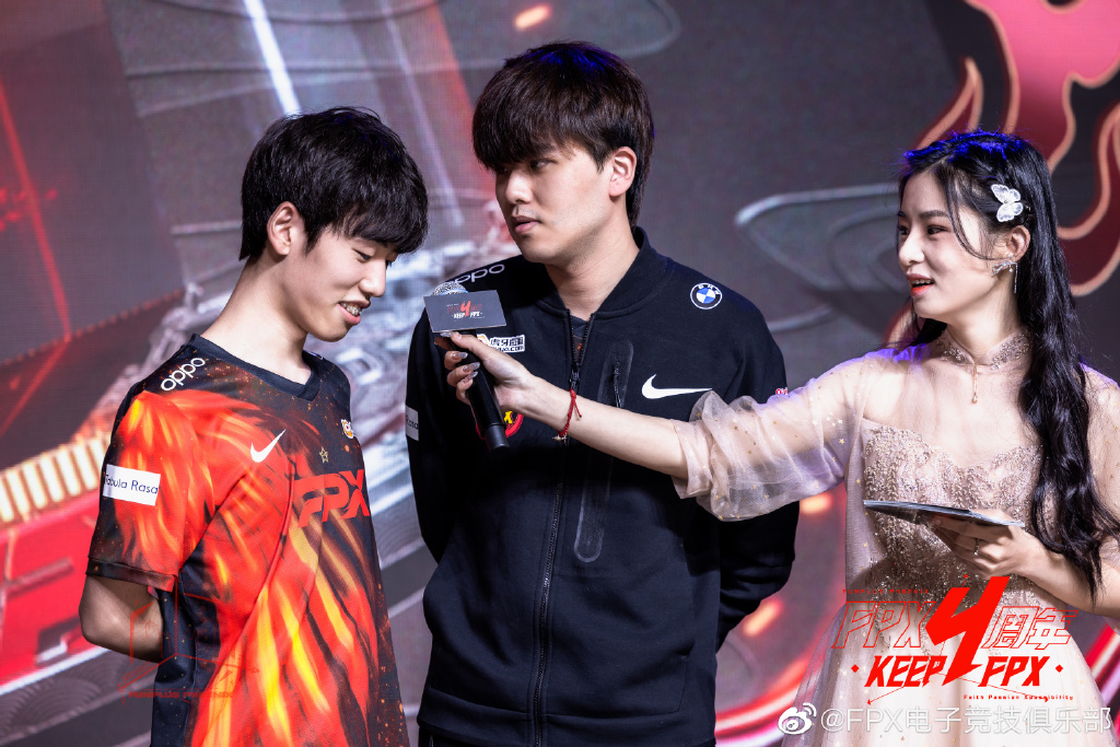 包含TSM血洗FPX，Canyon极限生还后反打宿敌对决小组赛，让粉丝疯狂欢呼的词条